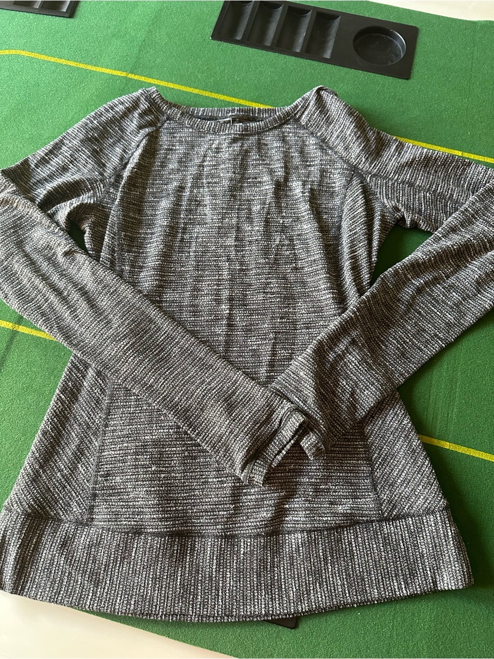 Lululemon Heathered Gray Long Sleeve Knit Top size 8